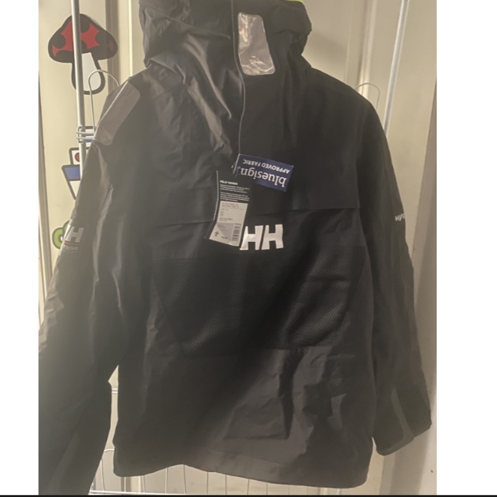 Pull-over wind breaker